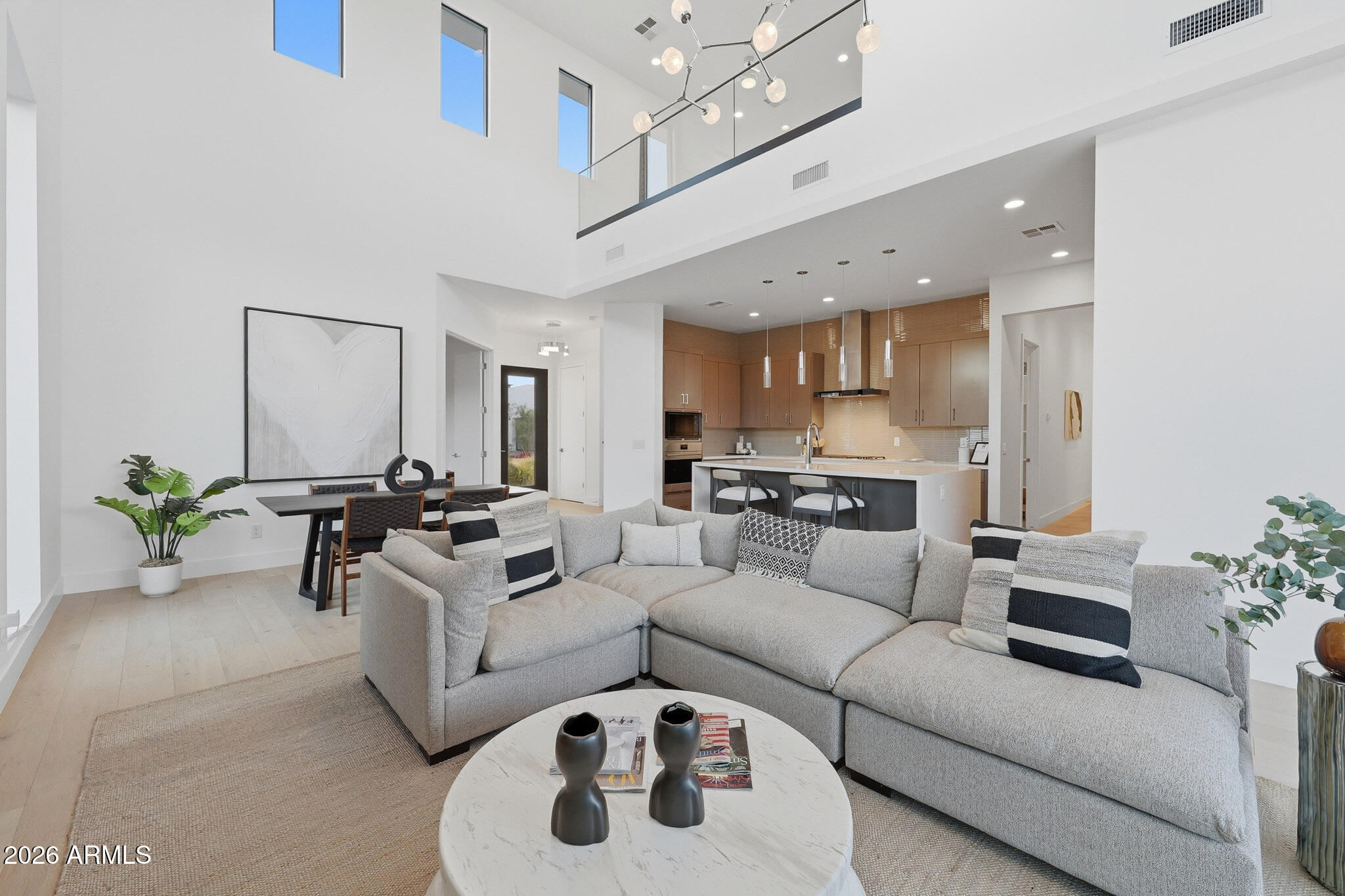 100 W NORTHERN Avenue 6