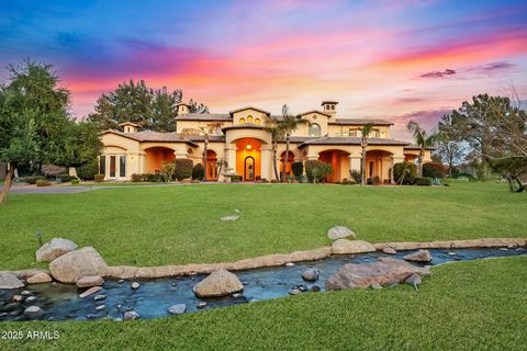 21 E OAKWOOD HILLS Drive Chandler AZ 85248