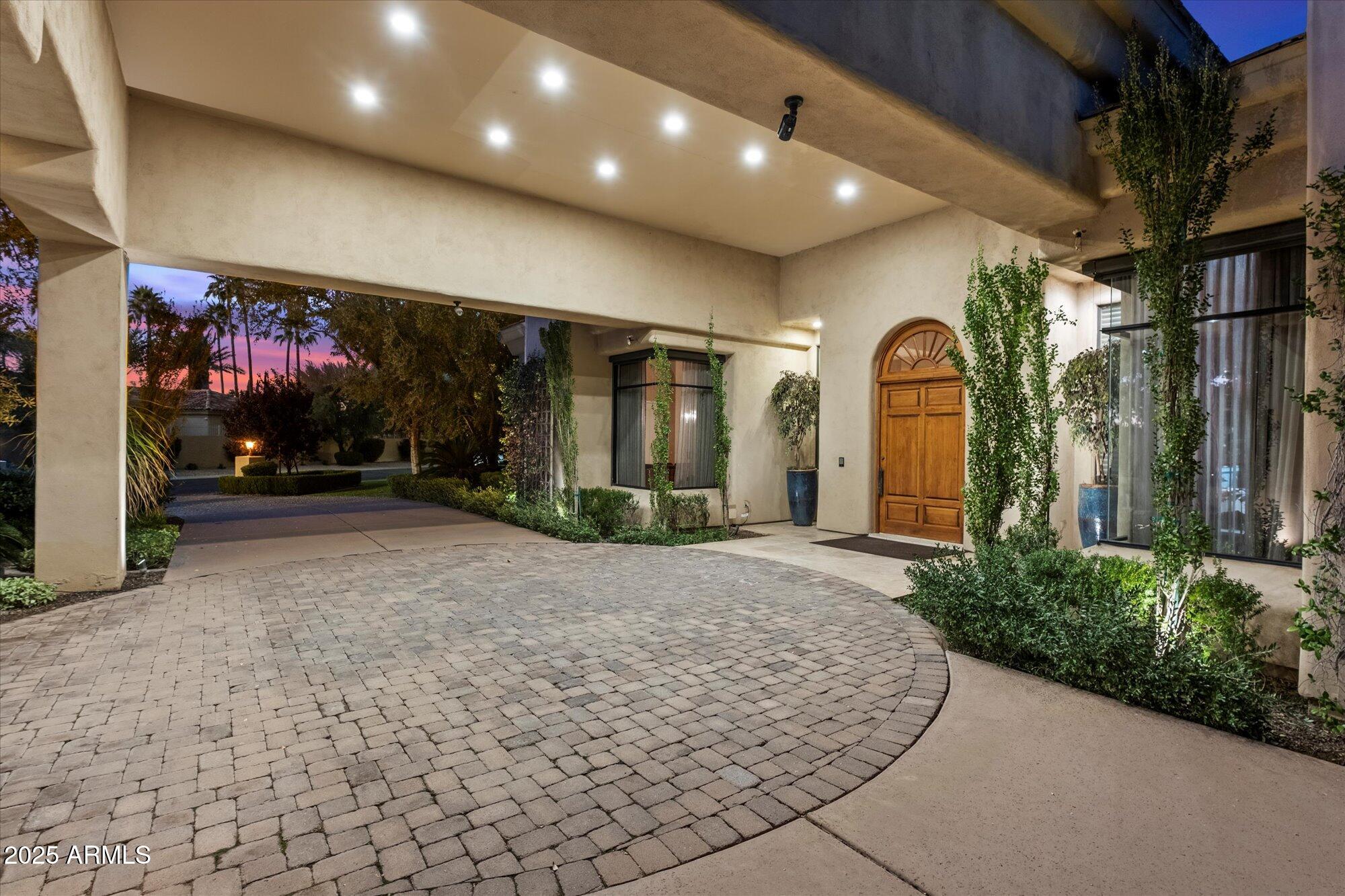 6038 E SUNNYSIDE Drive