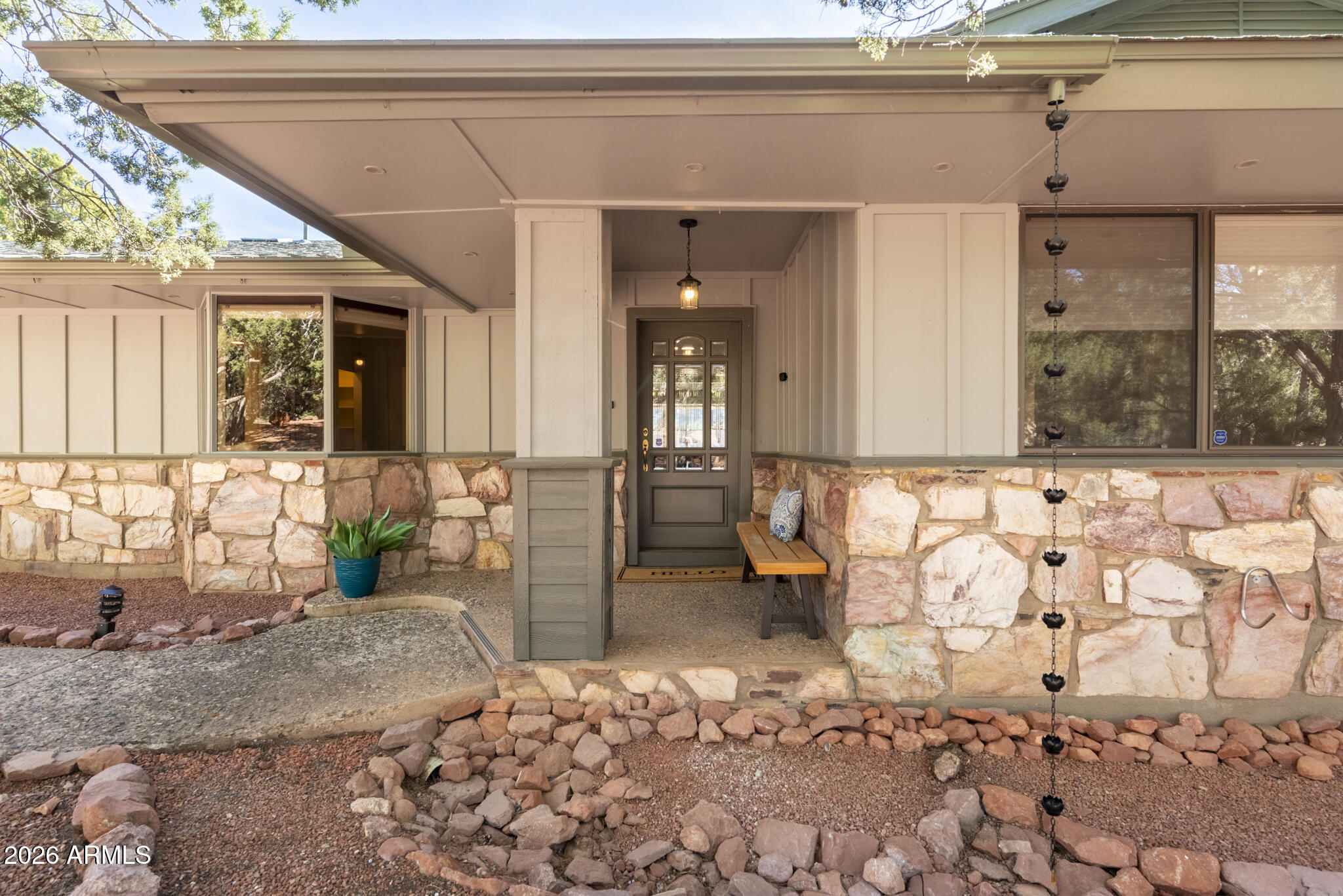 141 S BOWSTRING Drive