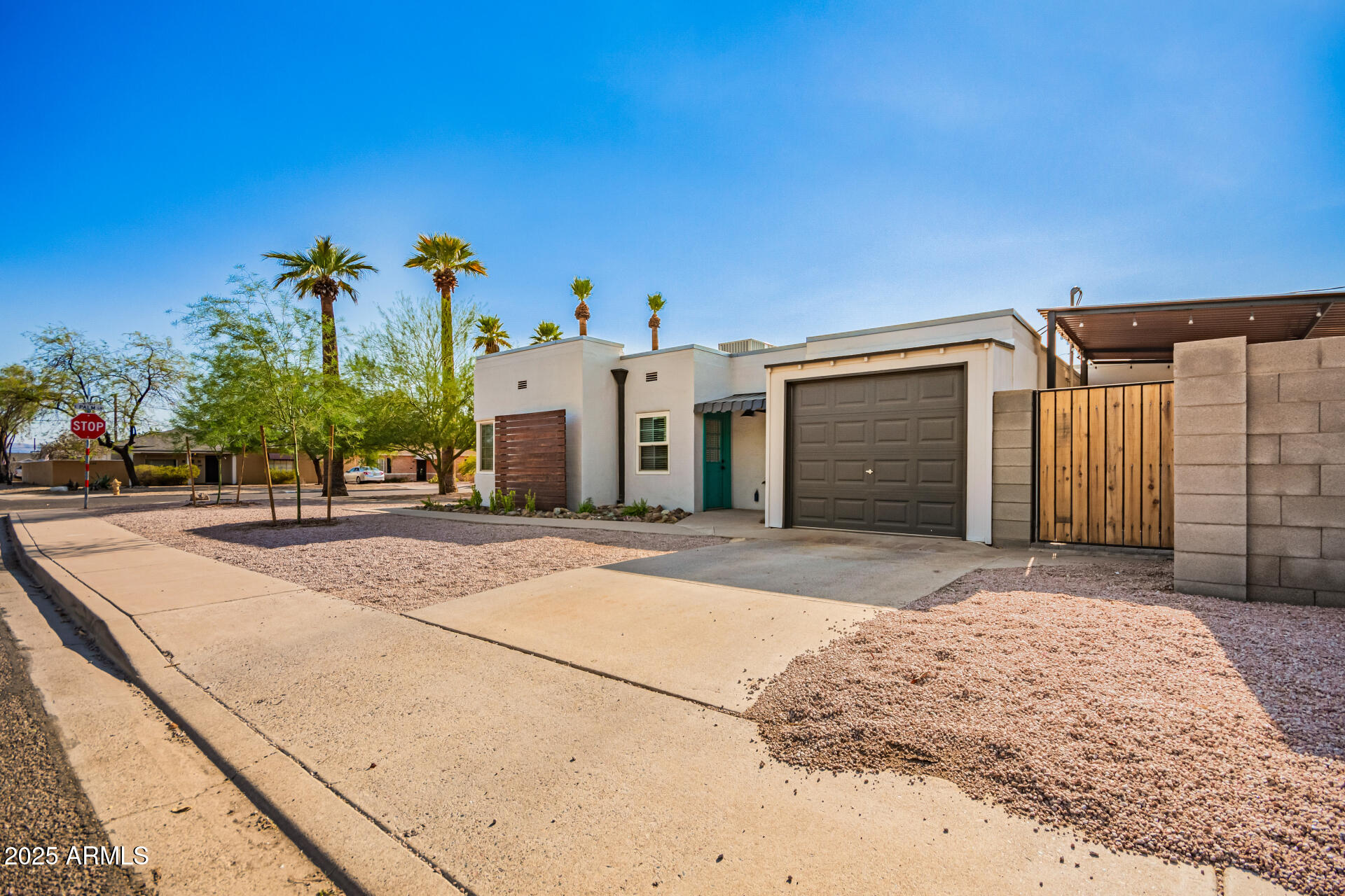 1346 E PALM Lane