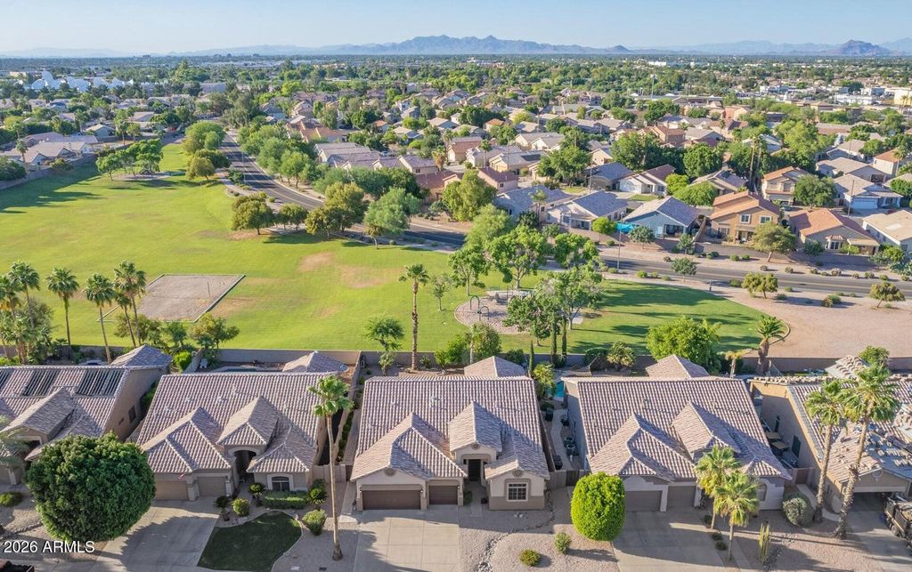 Photo of 928 W Juniper Avenue, Gilbert, AZ 85233 (MLS # 6993366)