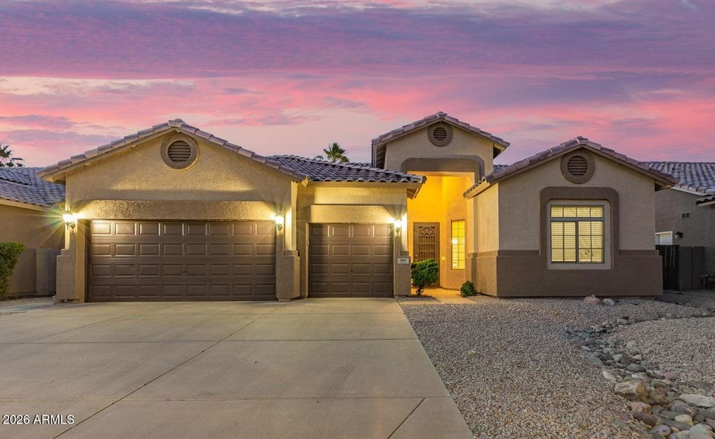 Photo of 928 W Juniper Avenue, Gilbert, AZ 85233 (MLS # 6993366)