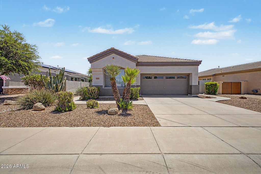 Photo of 6823 S Pinehurst Drive, Gilbert, AZ 85298 (MLS # 7024672)