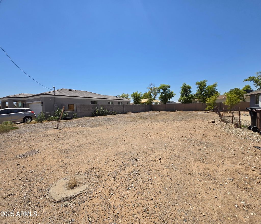 Photo of 116 N 80th Avenue #16, Peoria, AZ 85345 (MLS # 6904544)
