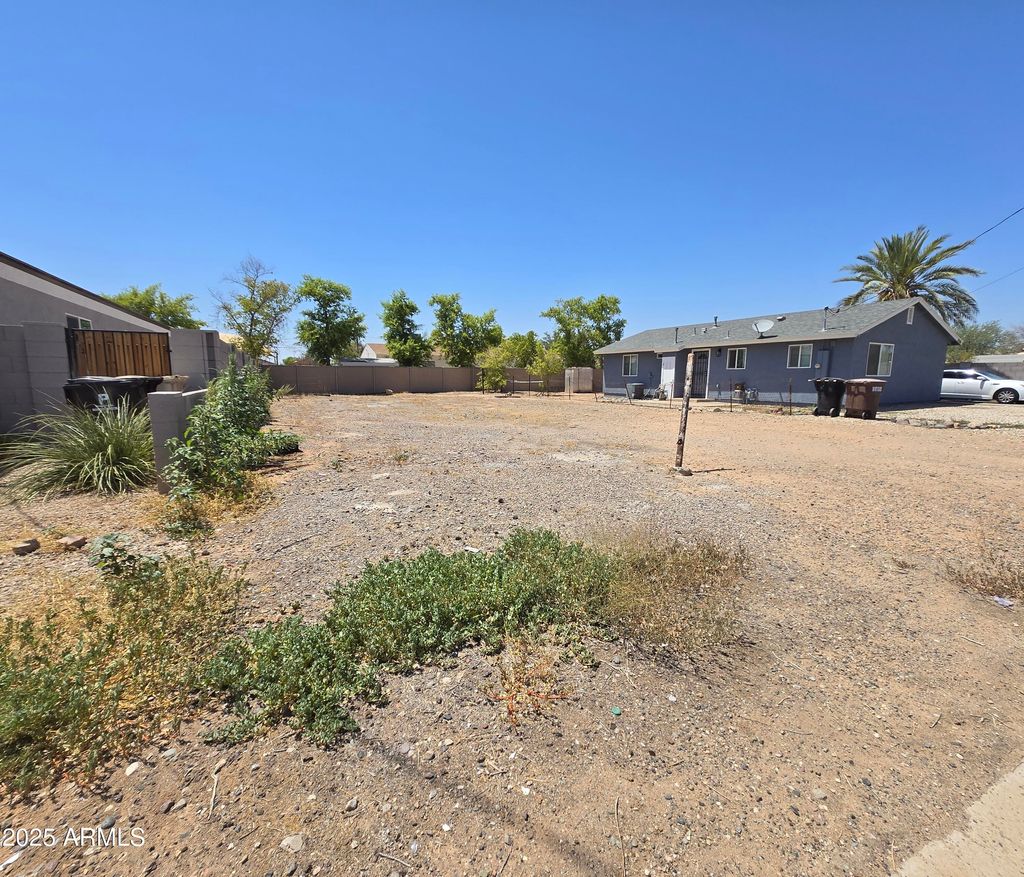 Photo of 116 N 80th Avenue #16, Peoria, AZ 85345 (MLS # 6904544)