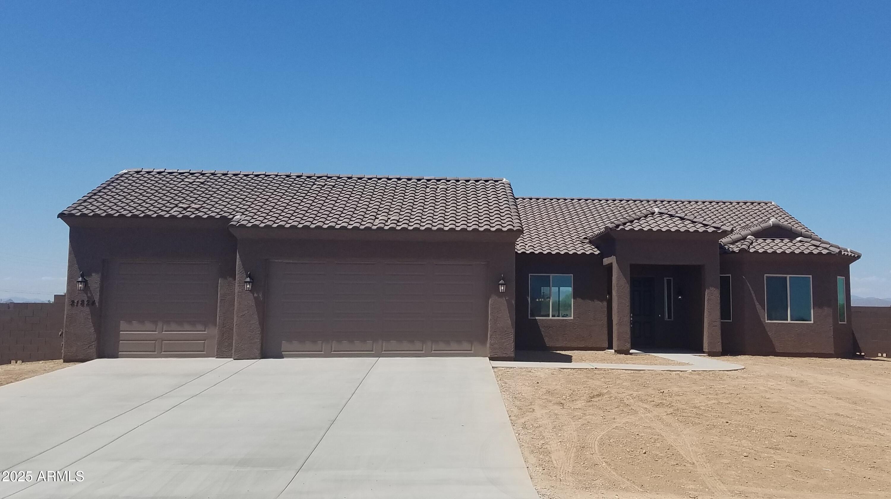 300 W QUARTZ ROCK Road