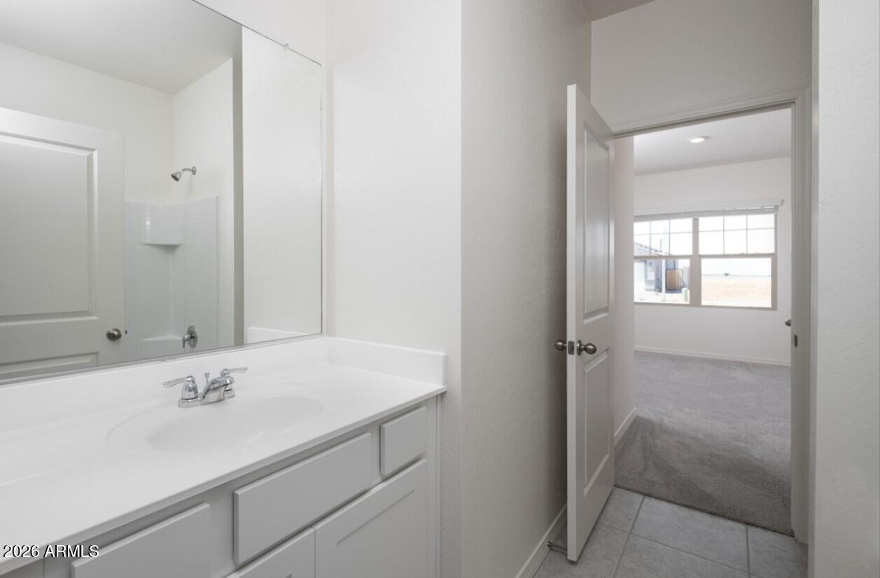 5652 E HORNBLENDE Way