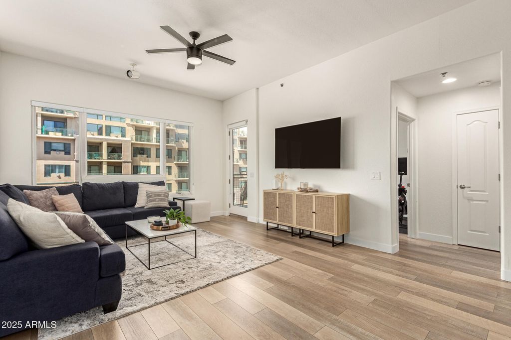 Photo of 16 W Encanto Boulevard #415, Phoenix, AZ 85003 (MLS # 6906638)
