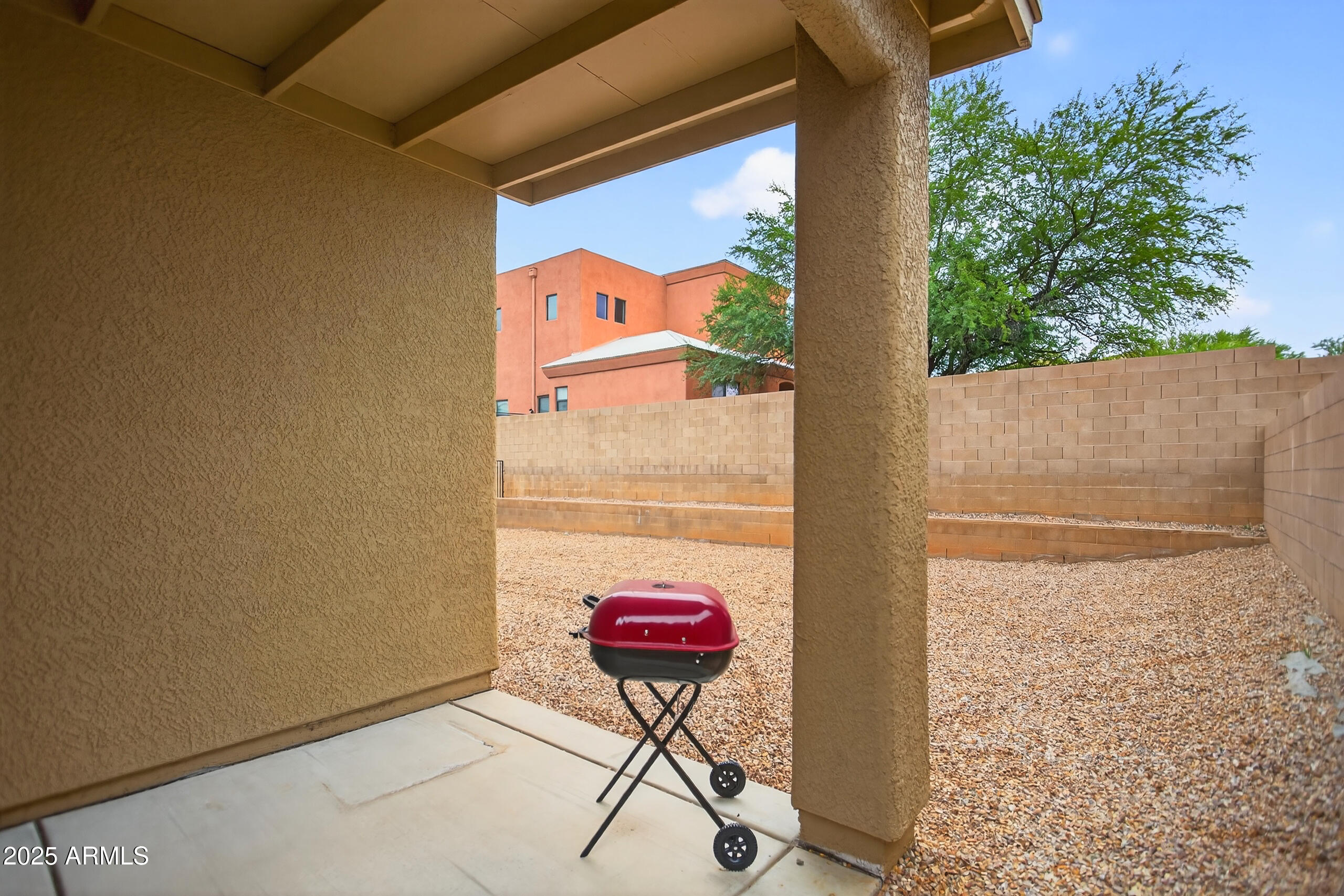 REFLECTIONS VALIENTE - Residential