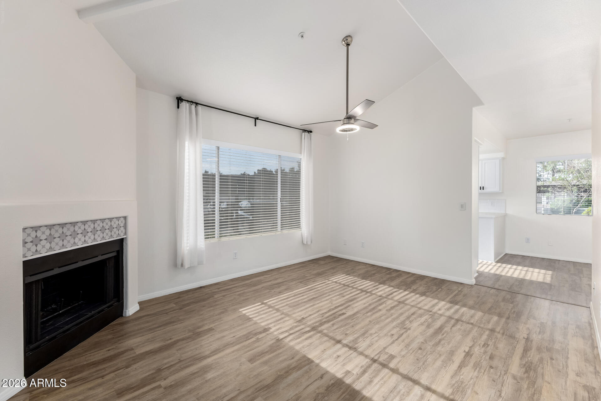 1825 W RAY Road 1055