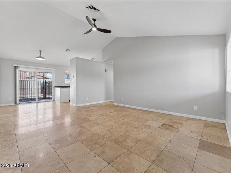 7522 W HIGHLAND Avenue