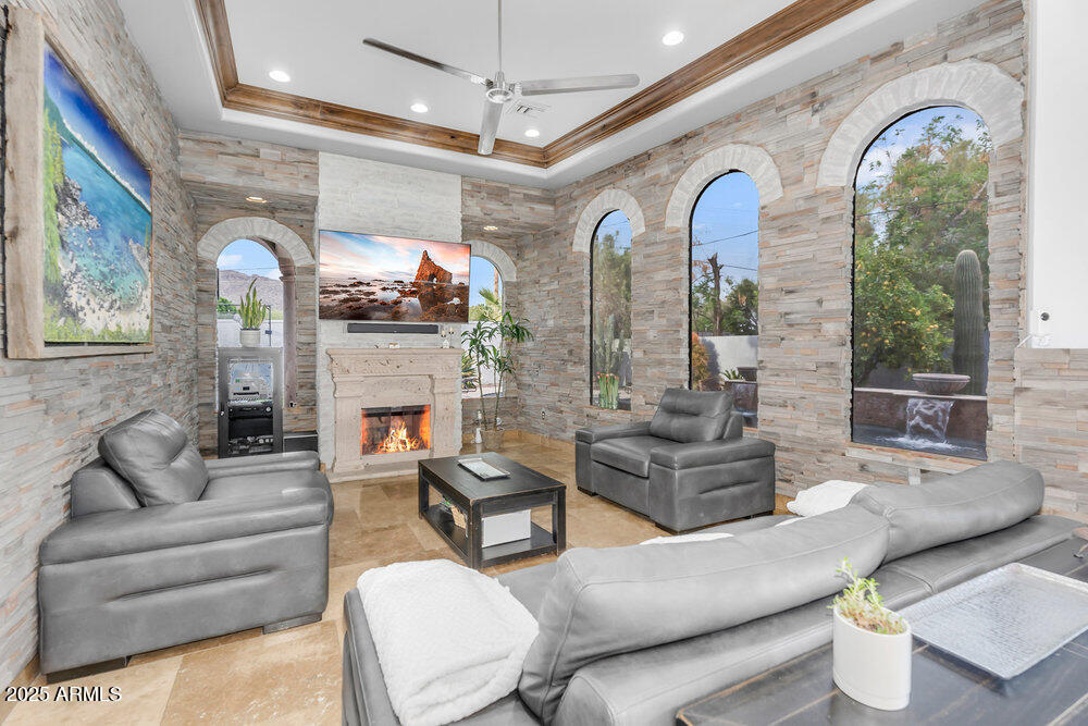 3675 N 59TH Place