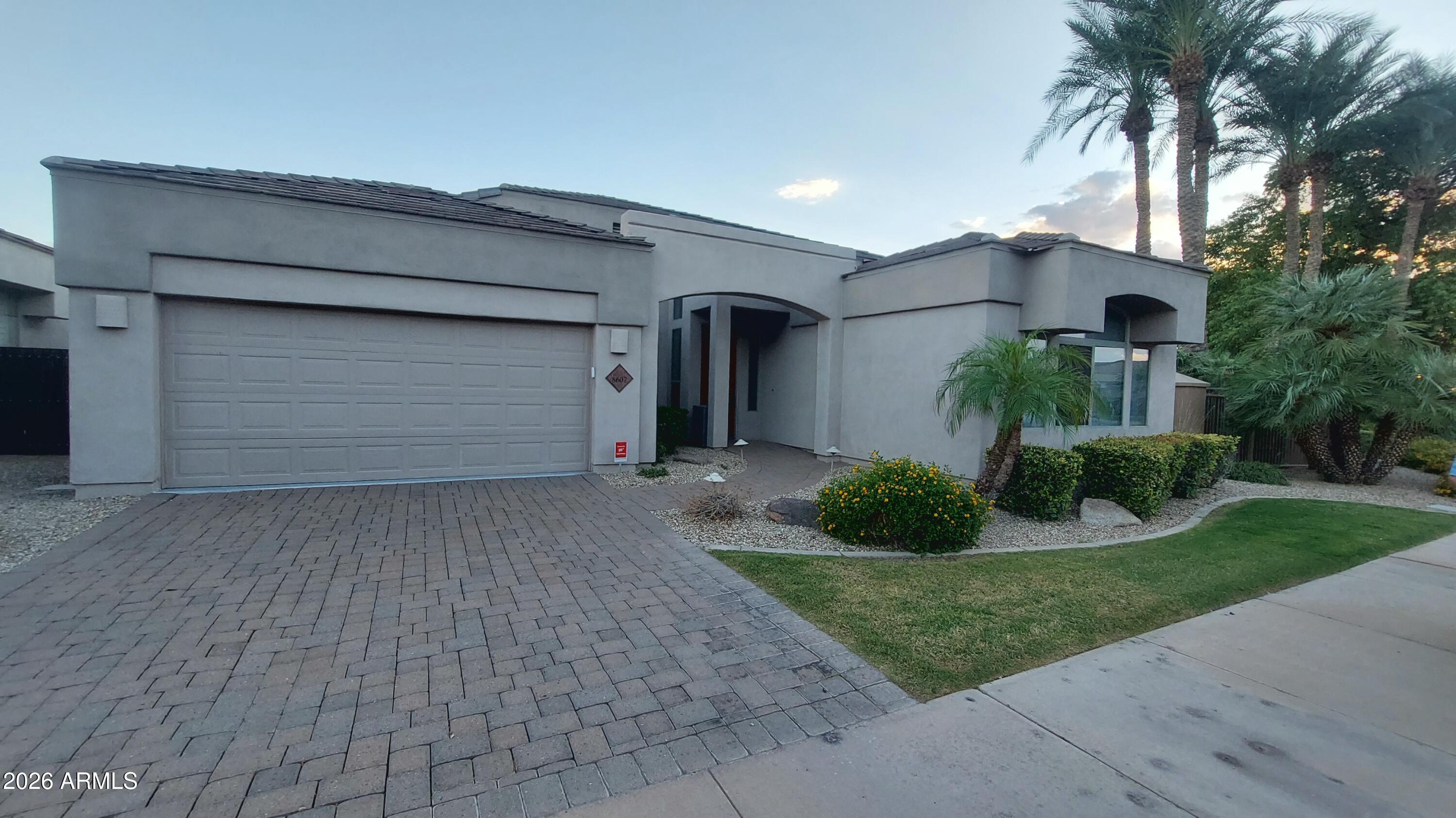 8607 E Tuckey Lane