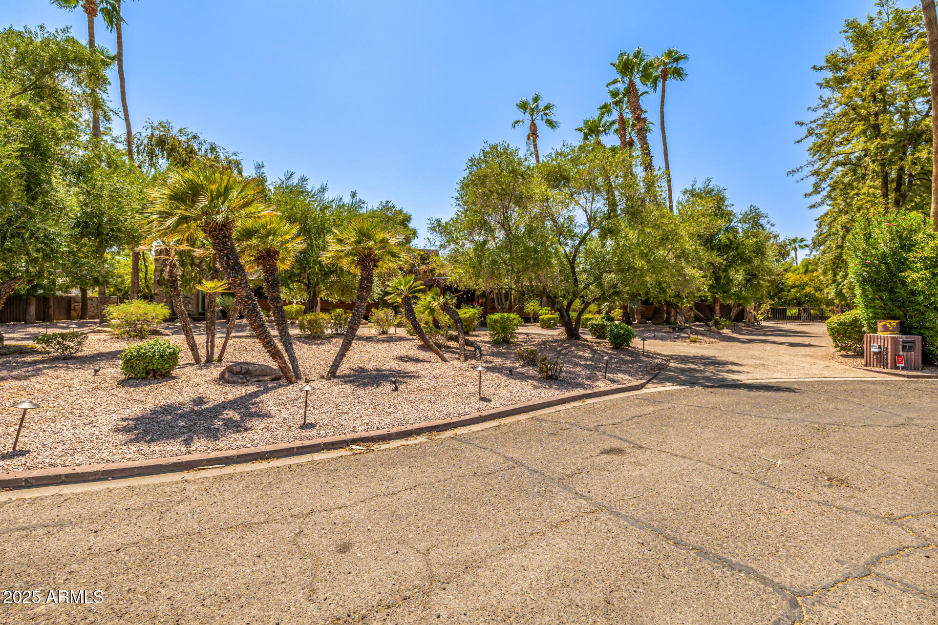 8424 N GOLF Drive