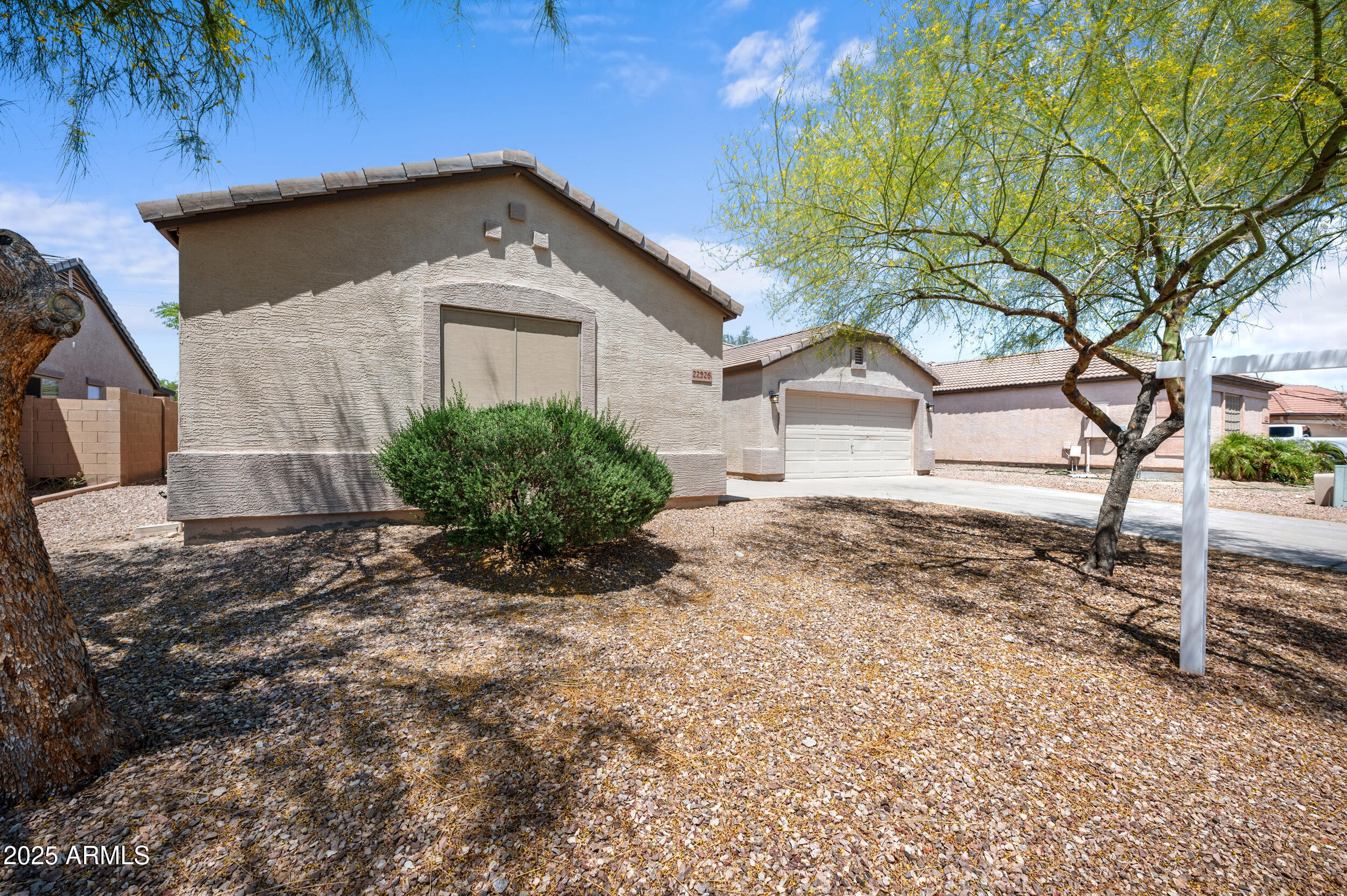22926 W Yavapai Street