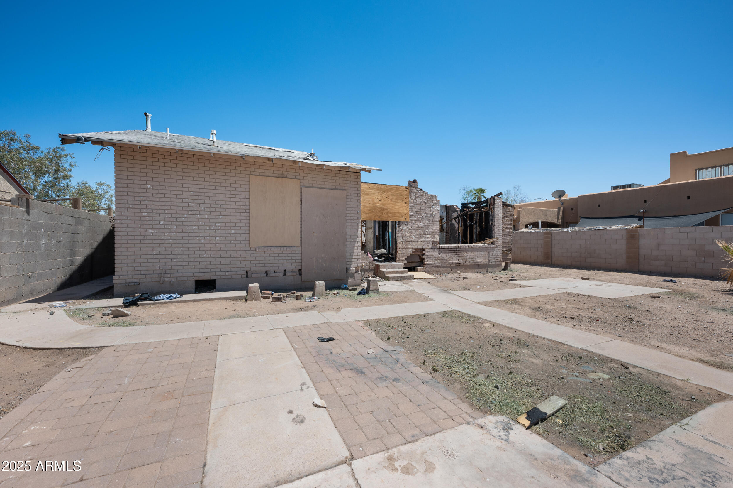 330 N 18TH Avenue FRNT