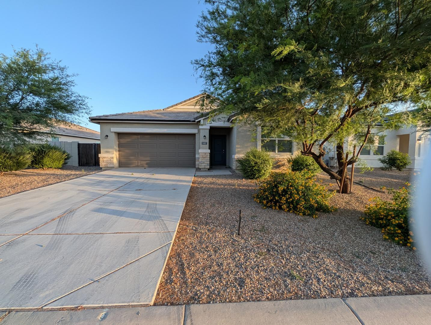 9407 E Alfalfa Drive