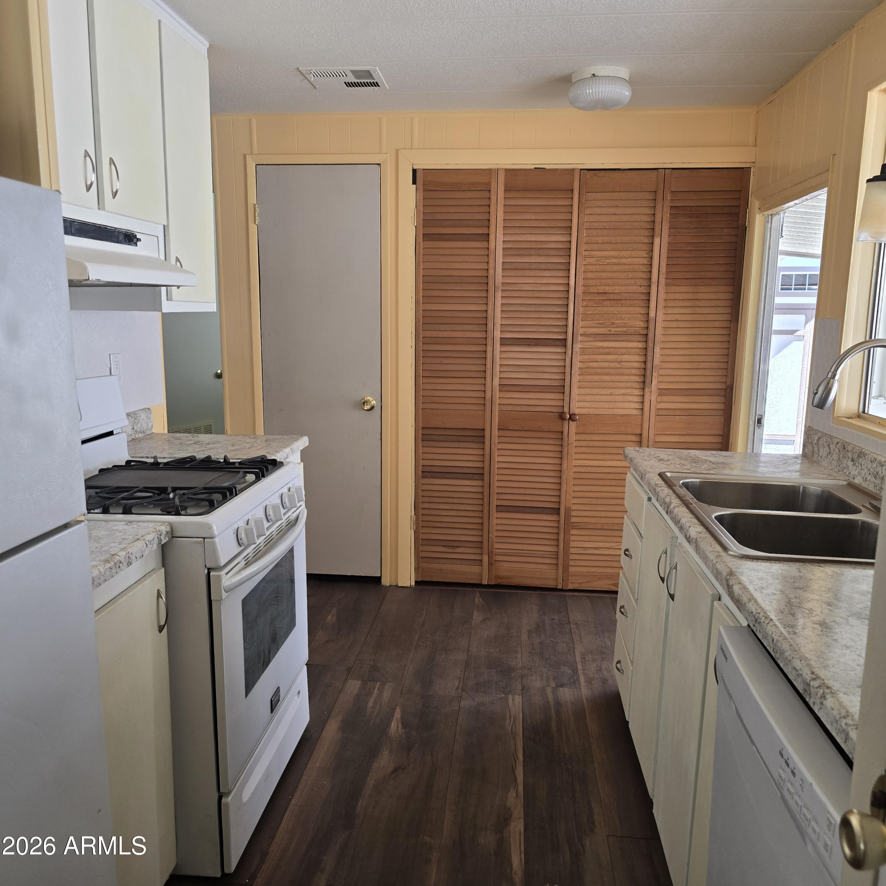 205 W BELL Road 246