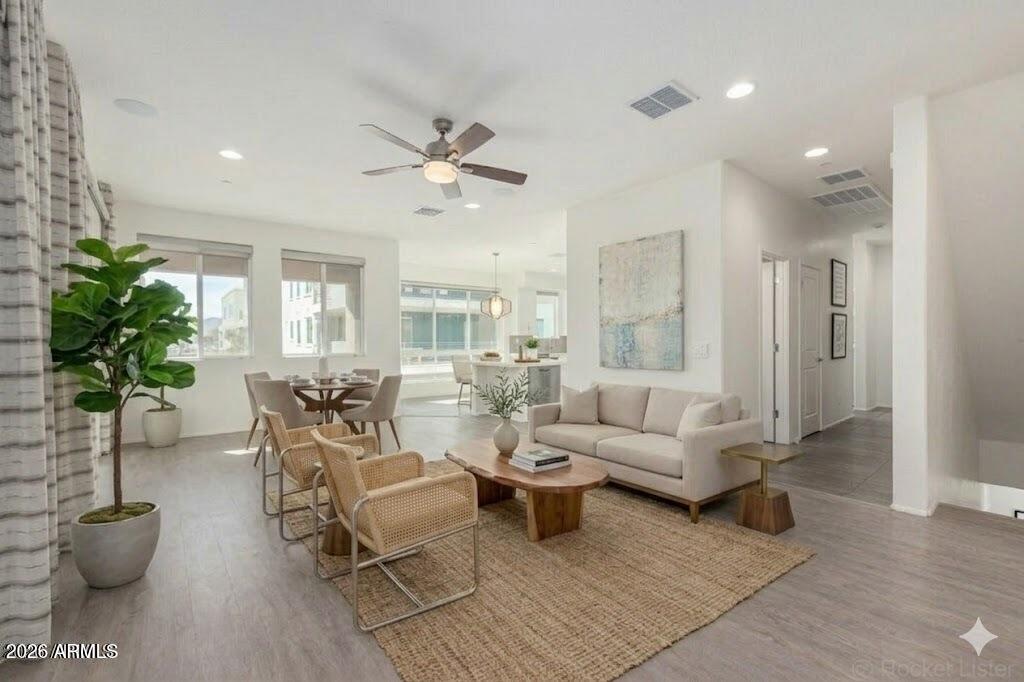 1250 N ABBEY Lane 209