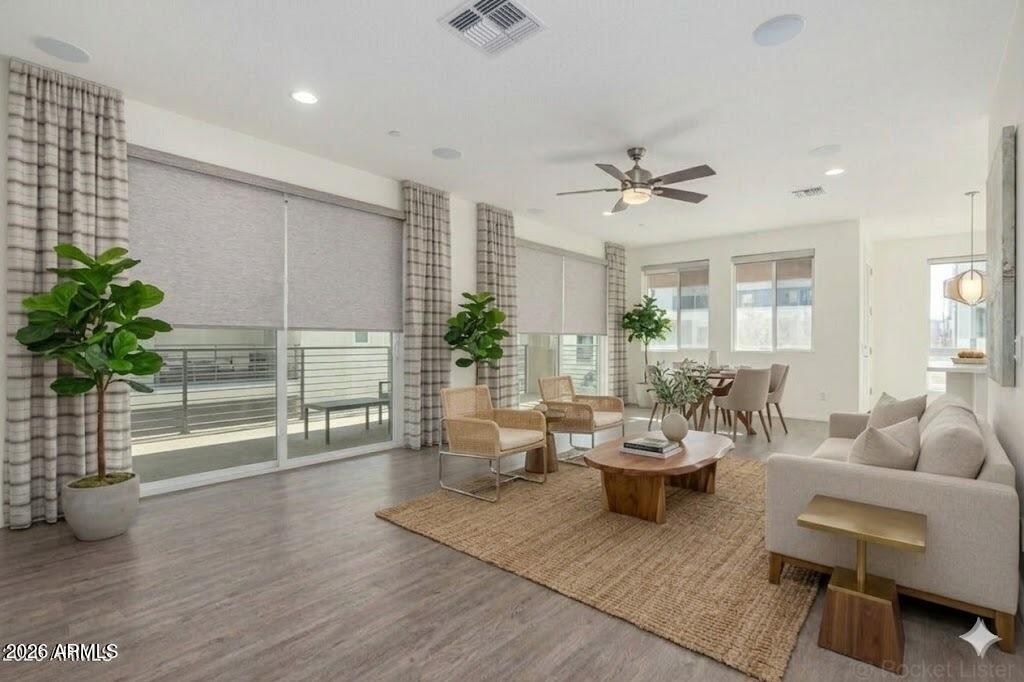 1250 N ABBEY Lane 209