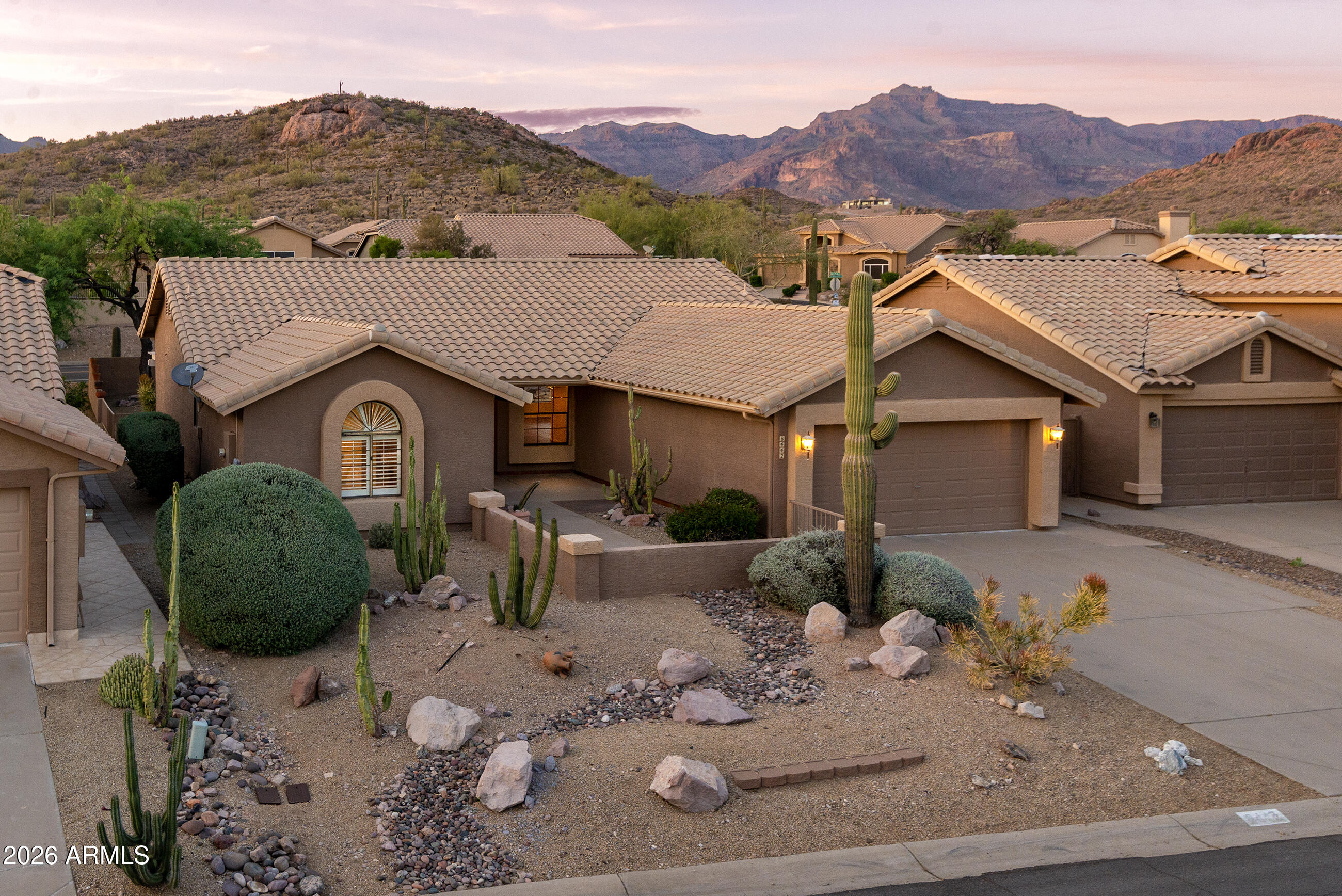 8442 E GOLDEN CHOLLA Drive