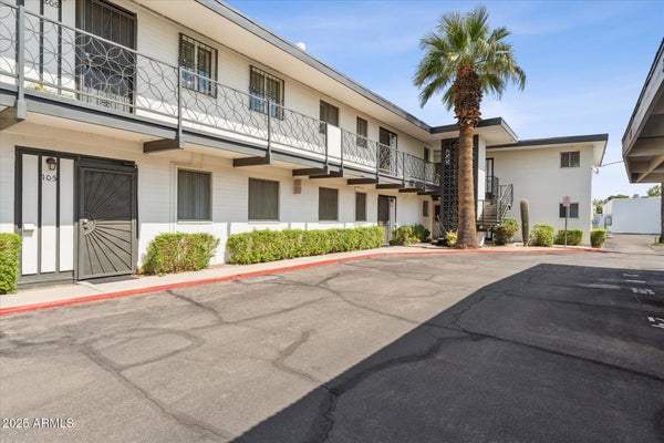 3242 E CAMELBACK RD UNIT 105, PHOENIX, AZ 85018 - Image db06f754d0ac033d3ad64db2938ea4f9/4116646181