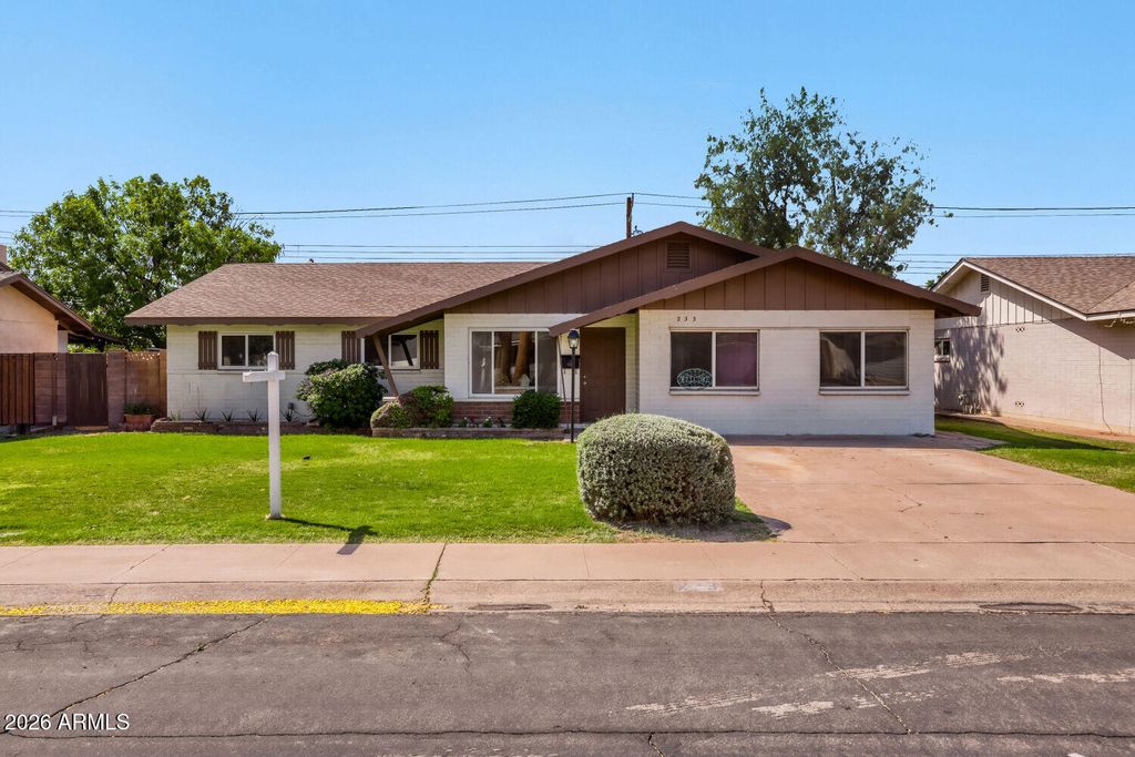 Photo of 233 E Cairo Drive, Tempe, AZ 85282 (MLS # 7008185)