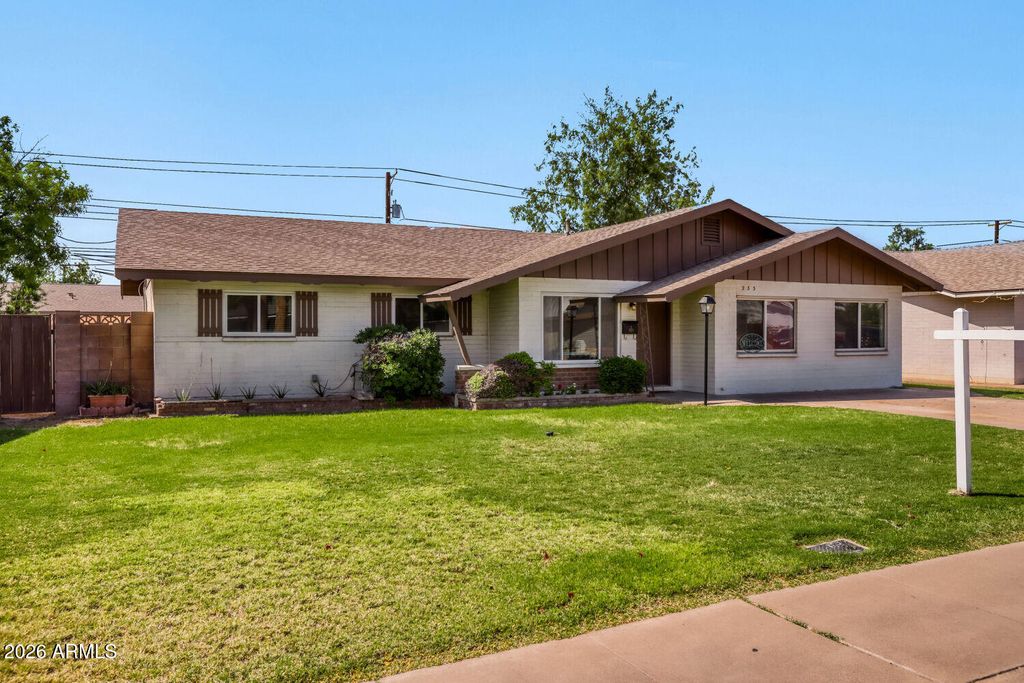 Photo of 233 E Cairo Drive, Tempe, AZ 85282 (MLS # 7008185)