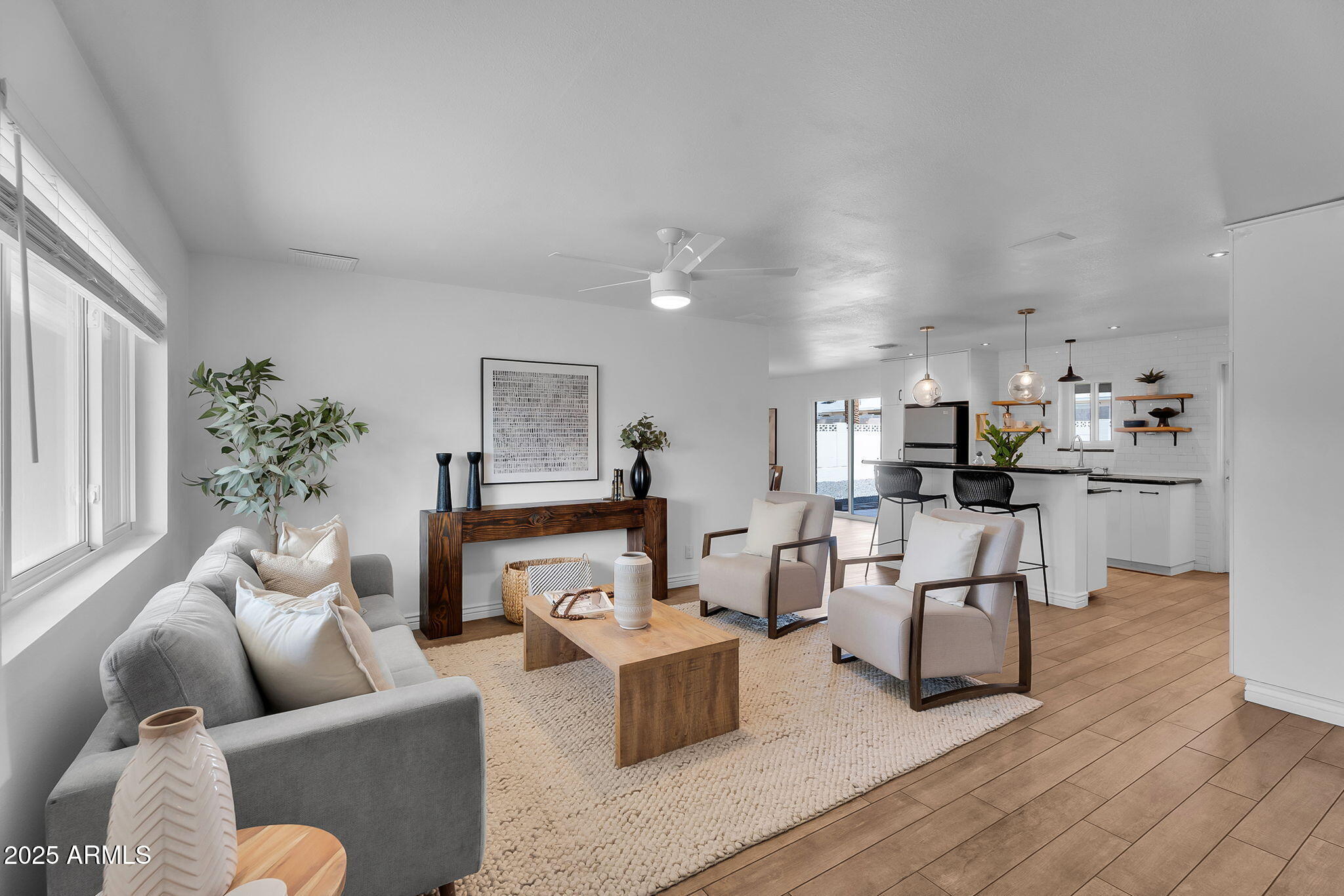 1018 E MARIGOLD Lane