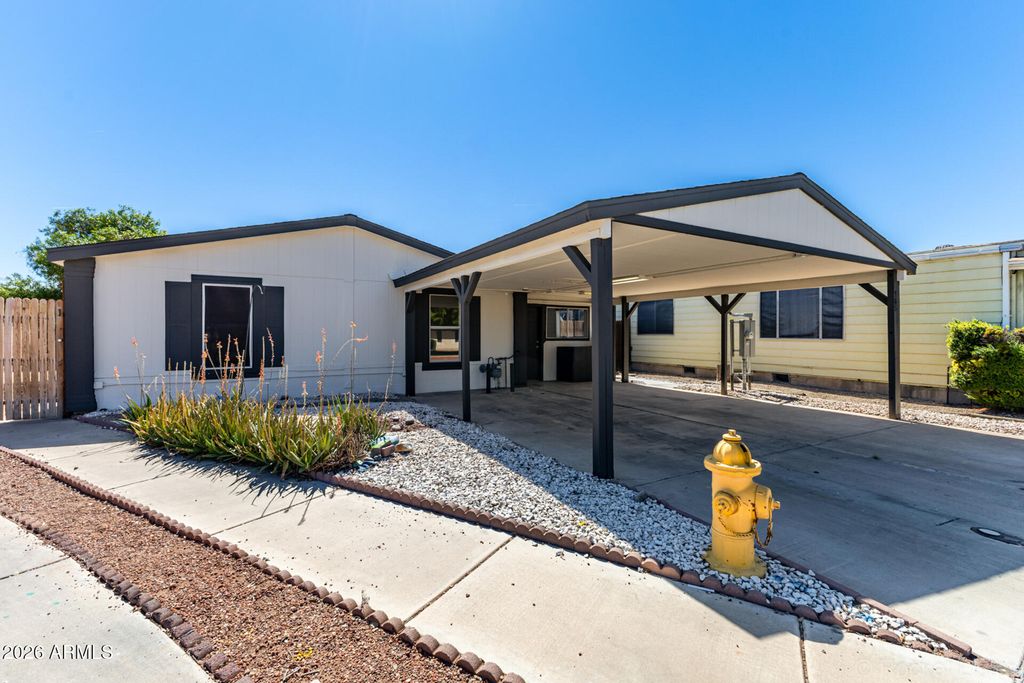 Photo of 11275 N 99th Avenue #165, Peoria, AZ 85345 (MLS # 6998259)