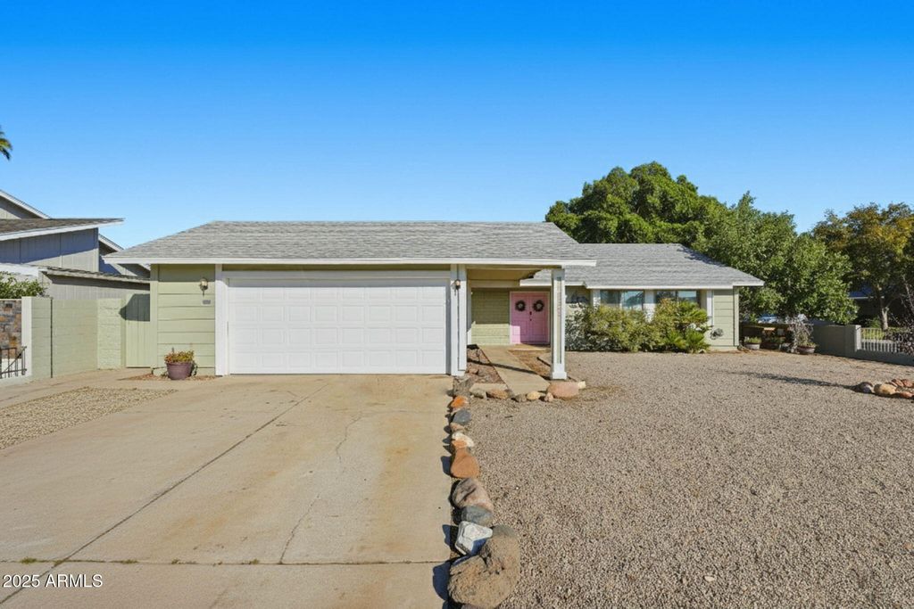 Photo of 4128 W Gelding Drive, Phoenix, AZ 85053 (MLS # 6951931)