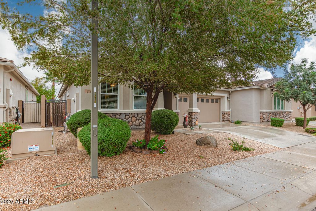 Photo of 14561 W Reade Avenue, Litchfield Park, AZ 85340 (MLS # 6949312)