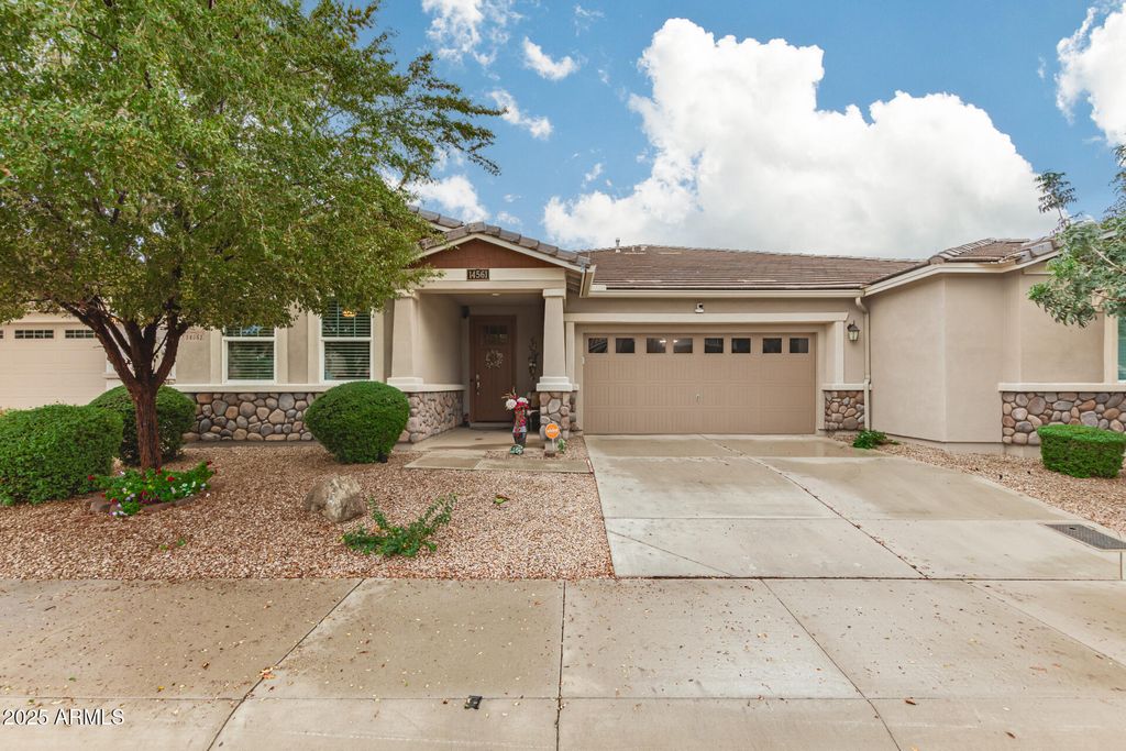 Photo of 14561 W Reade Avenue, Litchfield Park, AZ 85340 (MLS # 6949312)