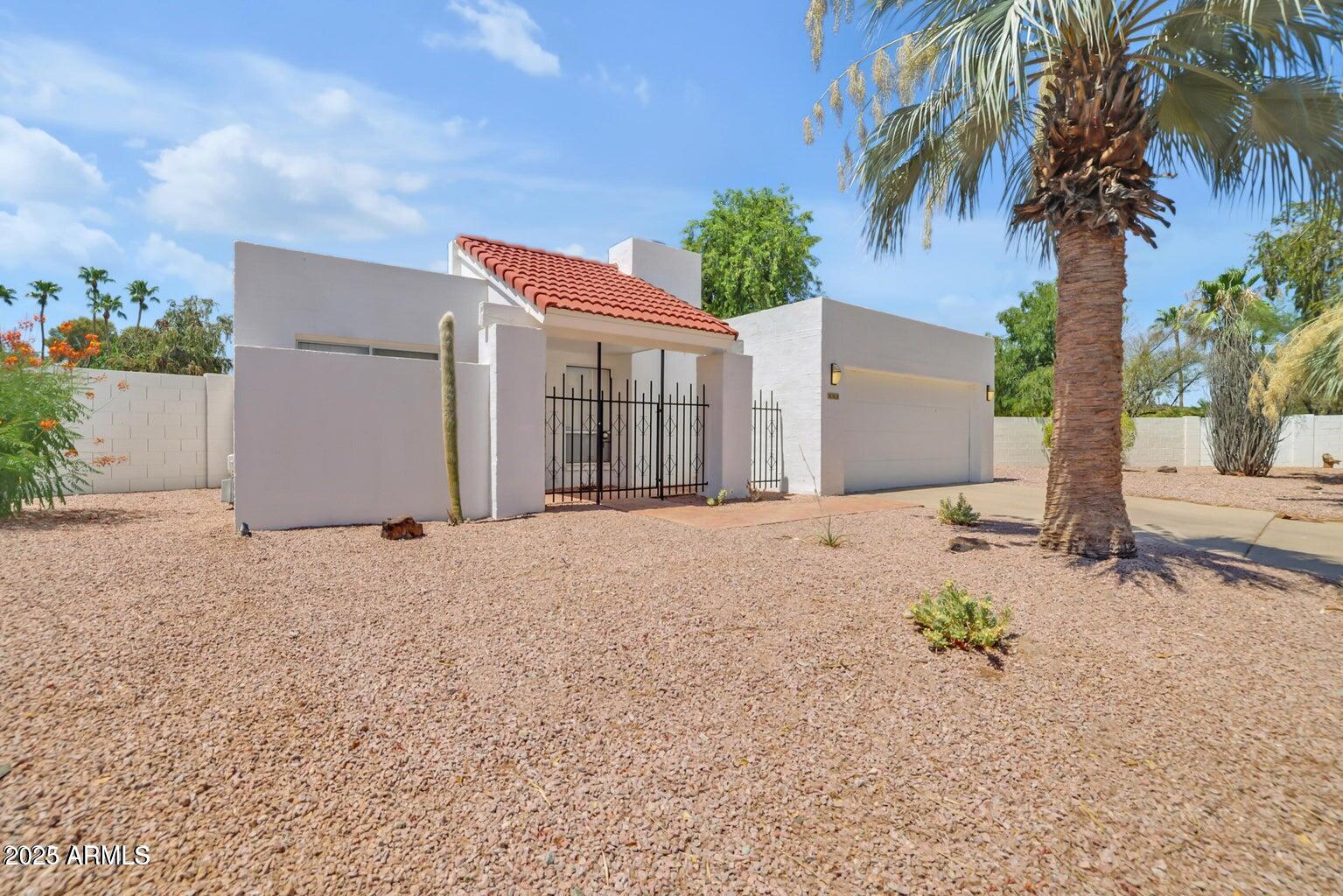511 E CALAVAR Road