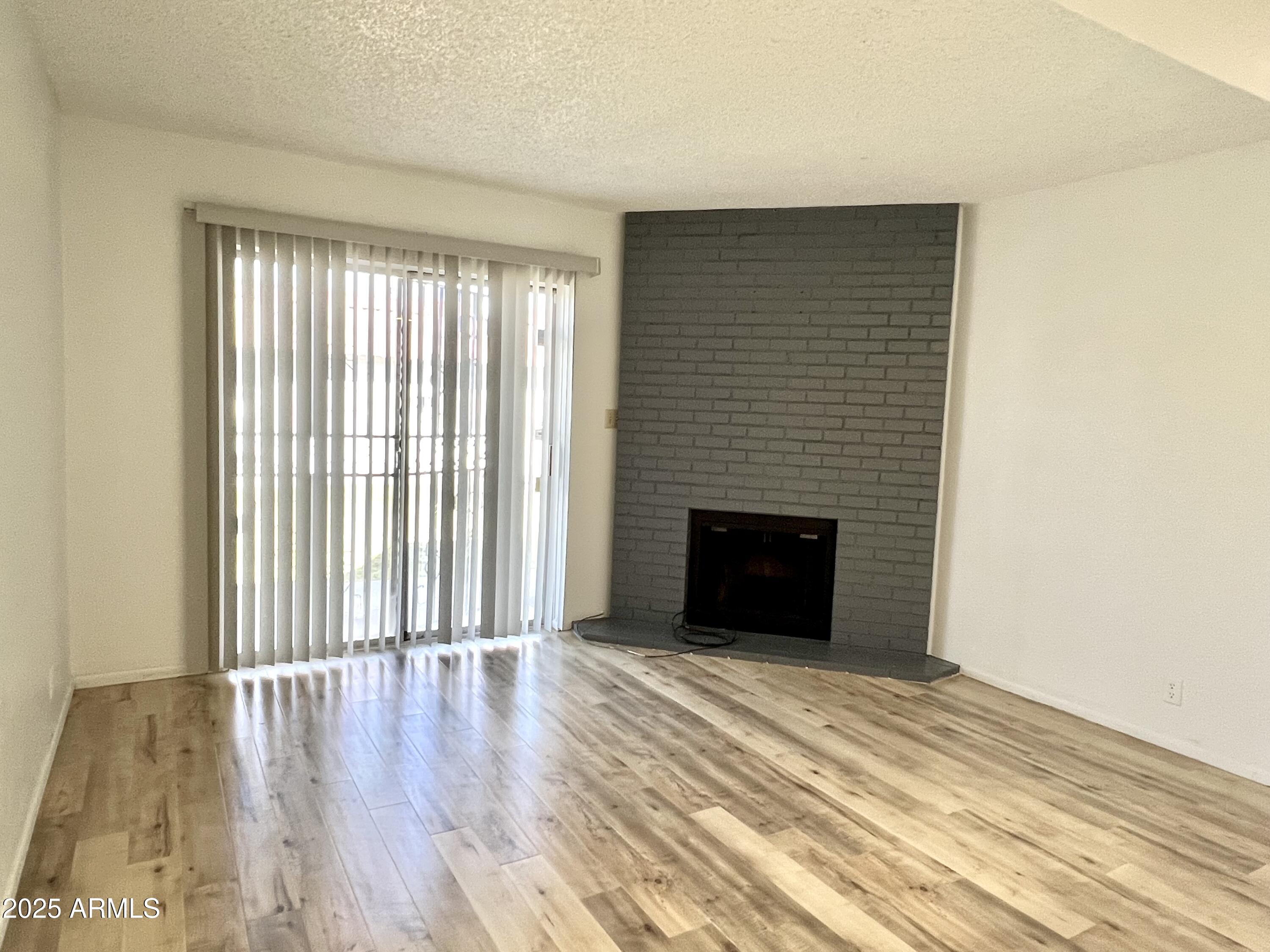 6818 N 35TH Avenue Q