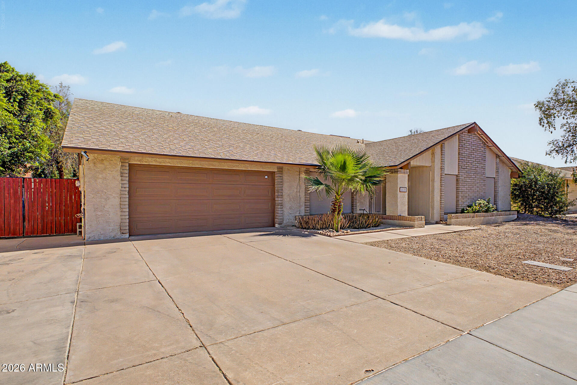 2238 W NARANJA Avenue