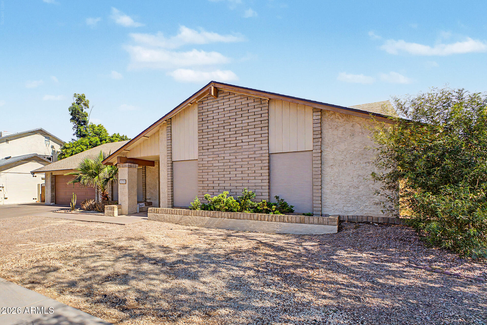 2238 W NARANJA Avenue