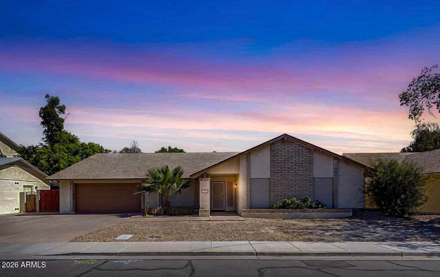 2238 W NARANJA Avenue