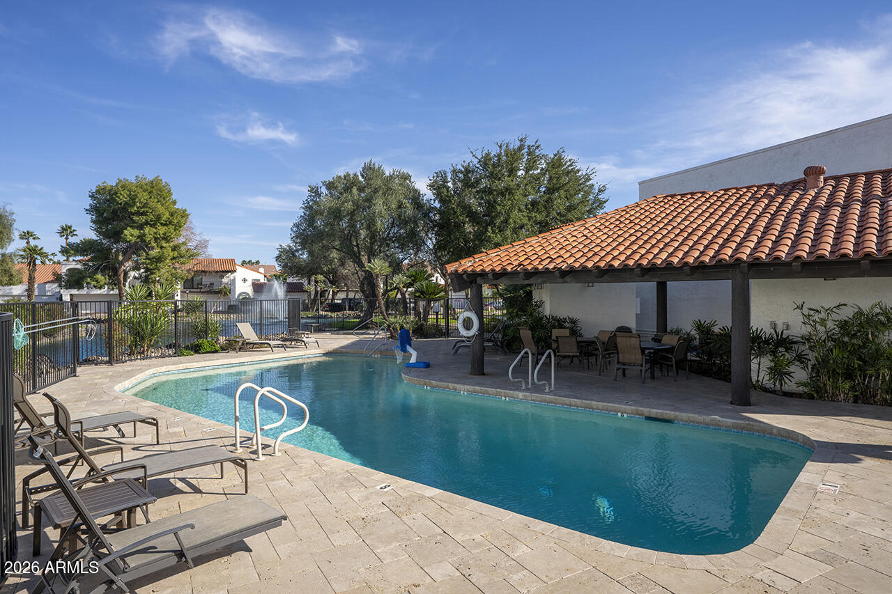 77 E MISSOURI Avenue 49