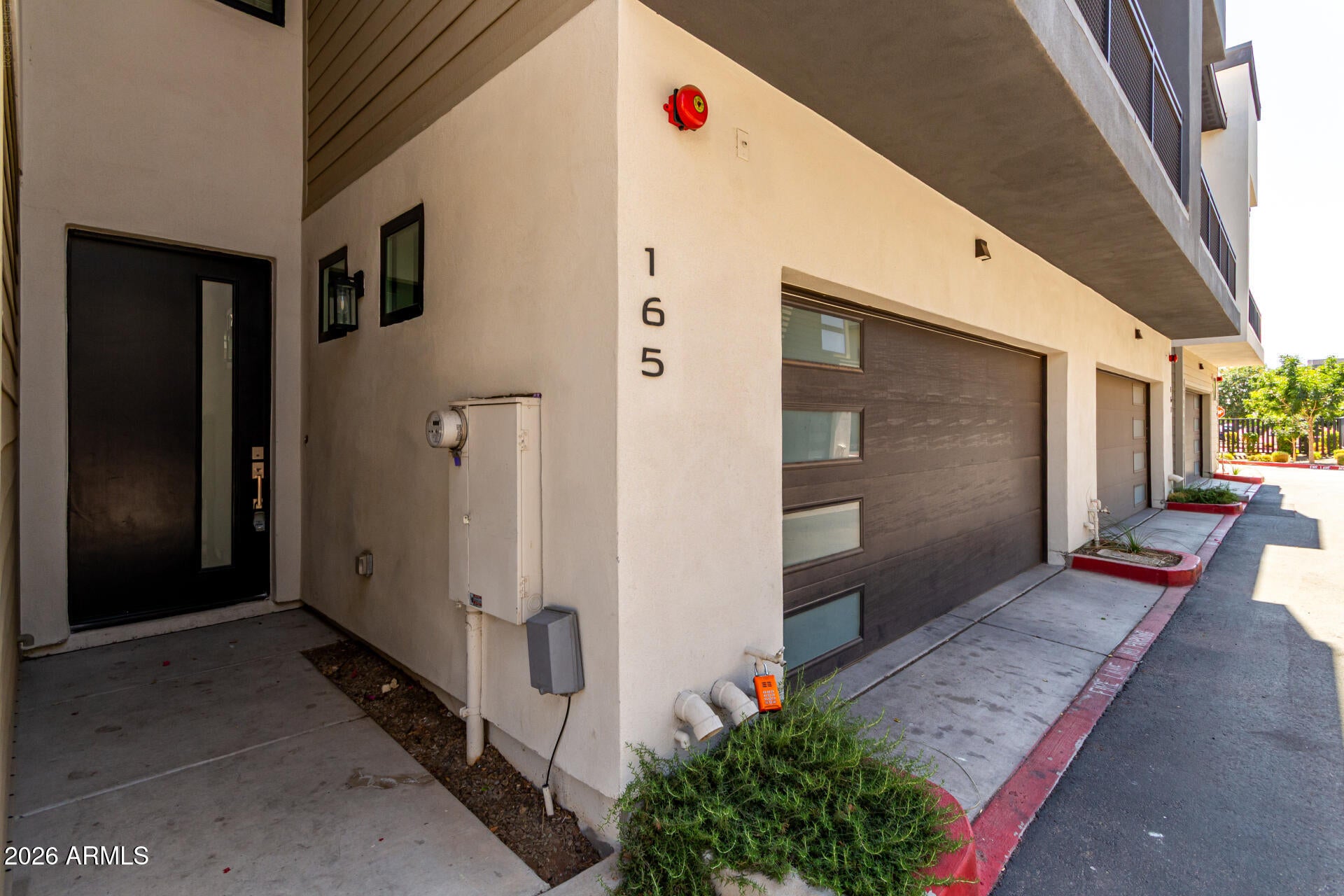 165 E LEXINGTON Avenue