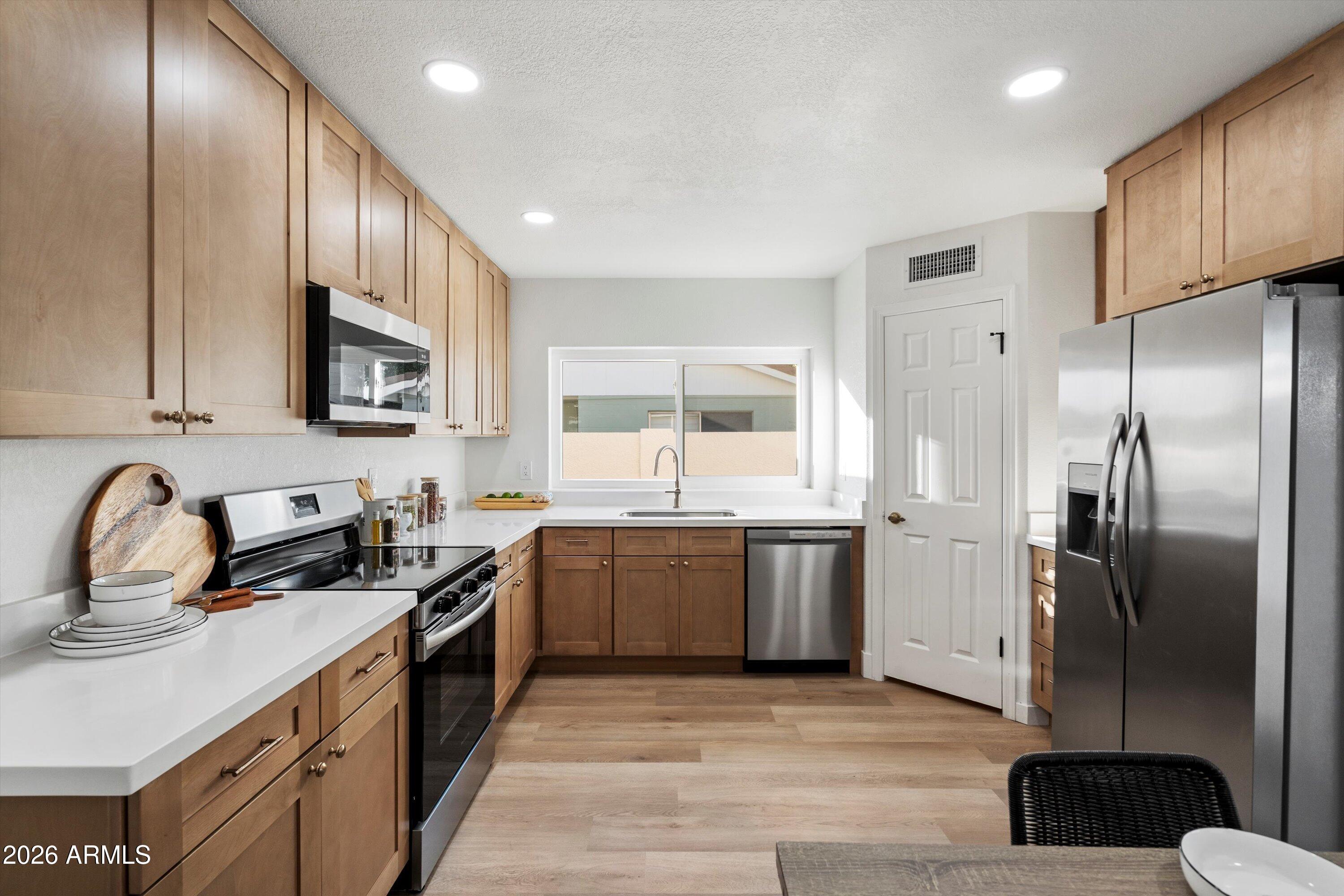 133 E CAMPO BELLO Drive