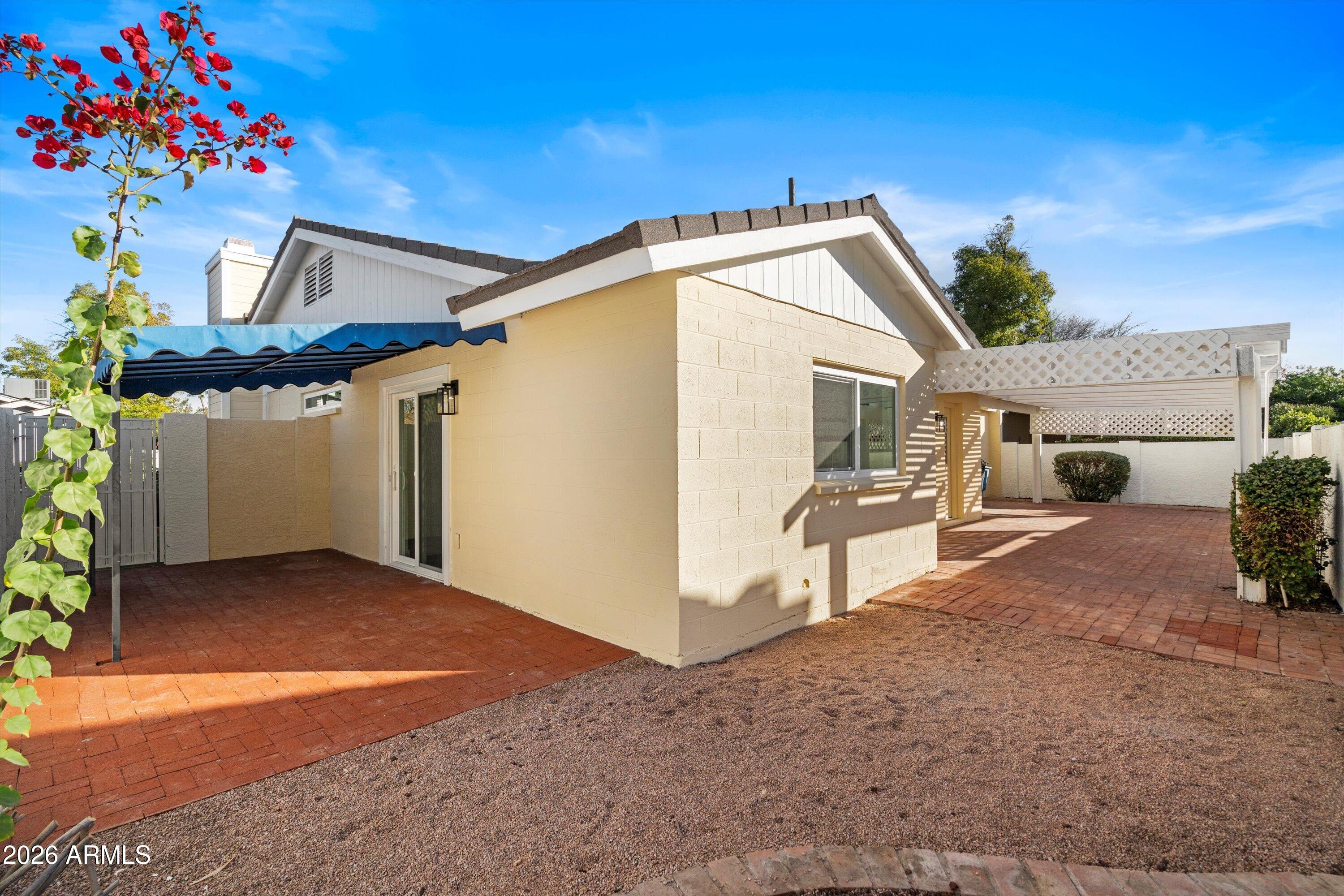 133 E CAMPO BELLO Drive