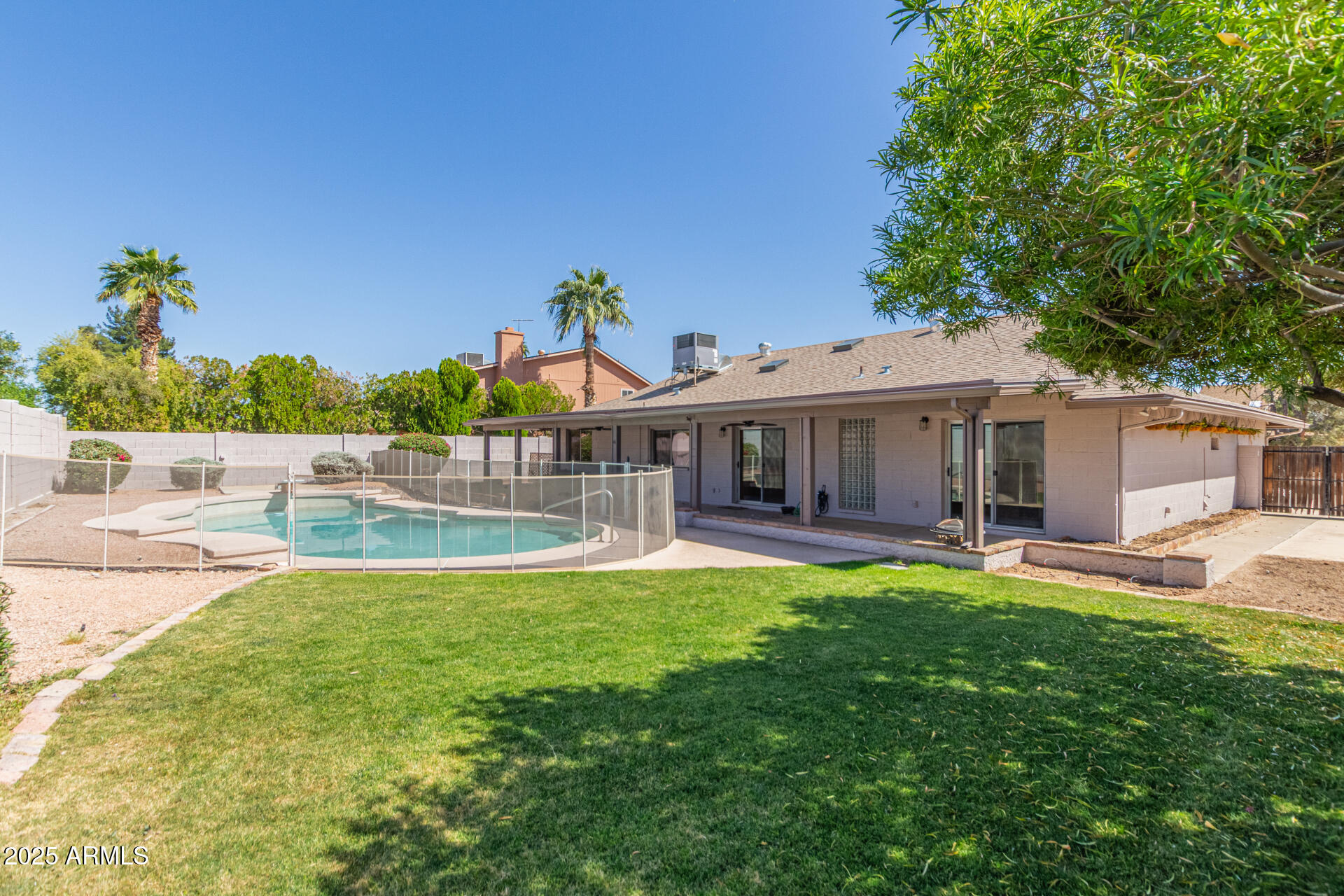 4534 E BEVERLY Lane