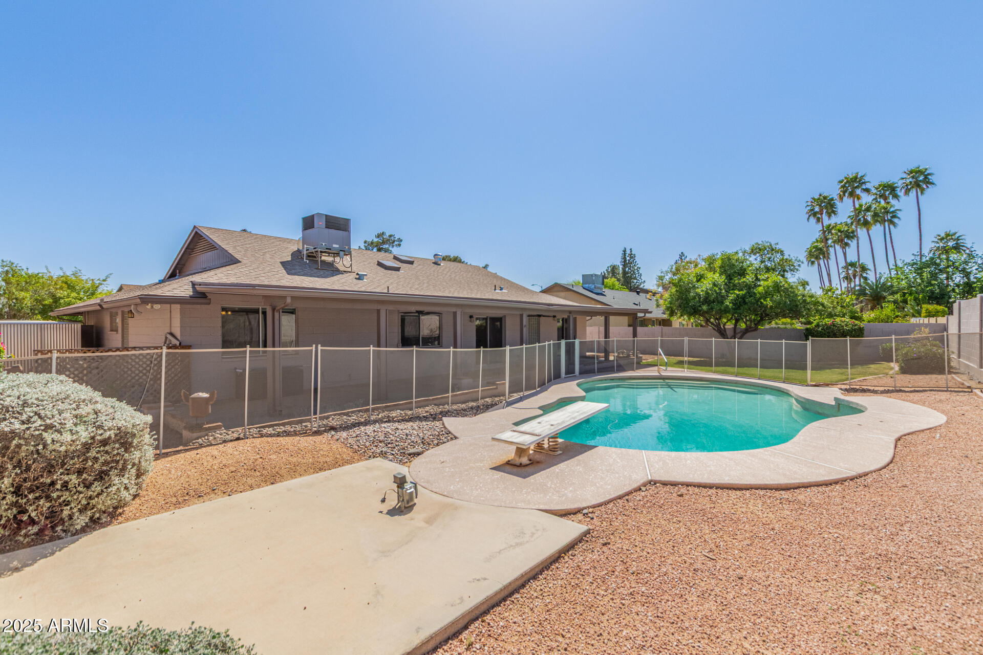 4534 E BEVERLY Lane