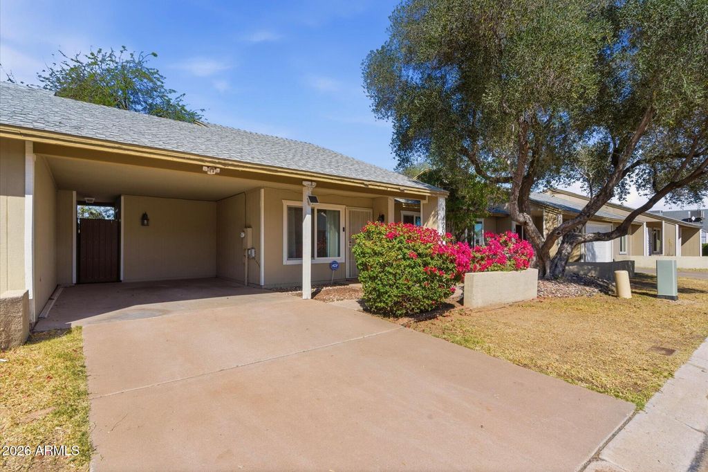 Photo of 4208 E Carson Road, Phoenix, AZ 85042 (MLS # 7001761)