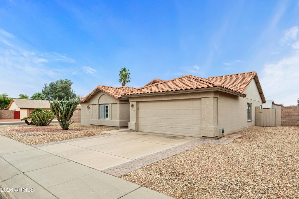 Photo of 10919 W Lawrence Lane, Peoria, AZ 85345 (MLS # 7024141)