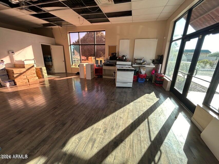 103 E 5TH Street