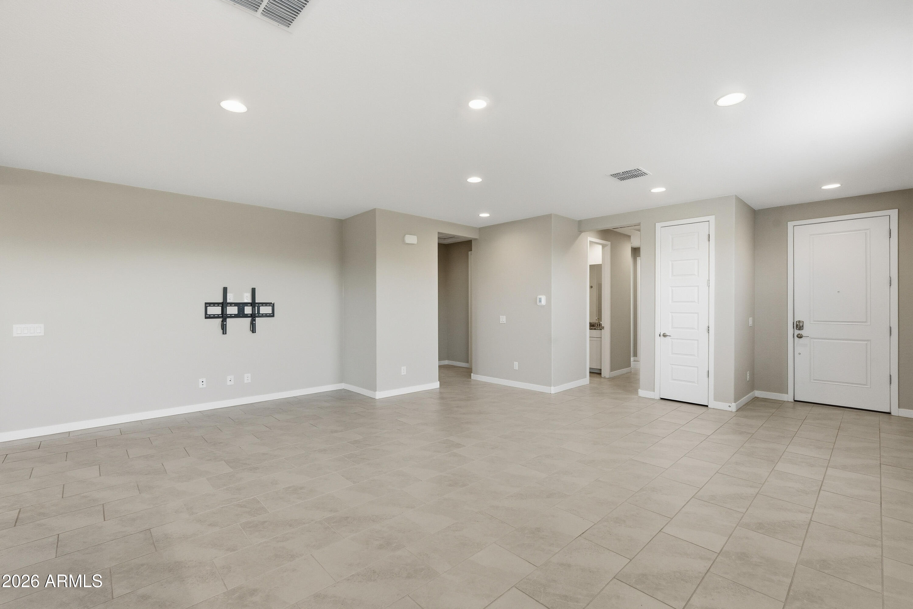 16692 W Alameda Road