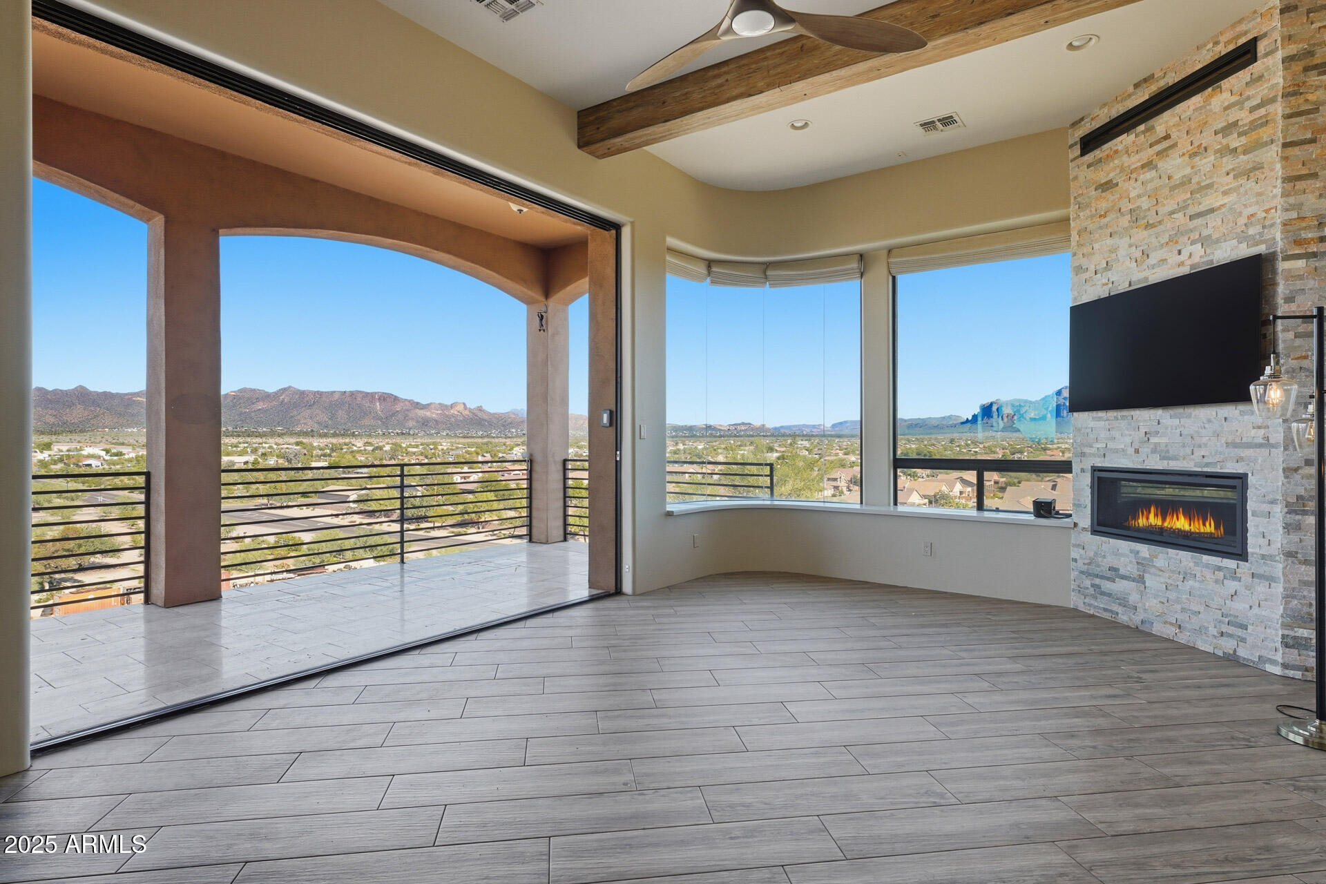 634 N SIGNAL BUTTE Road